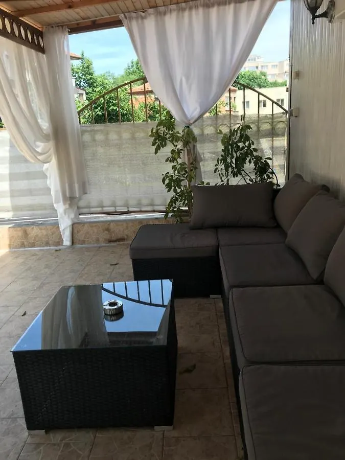 White Rose Guest Rooms Burgas Hotel