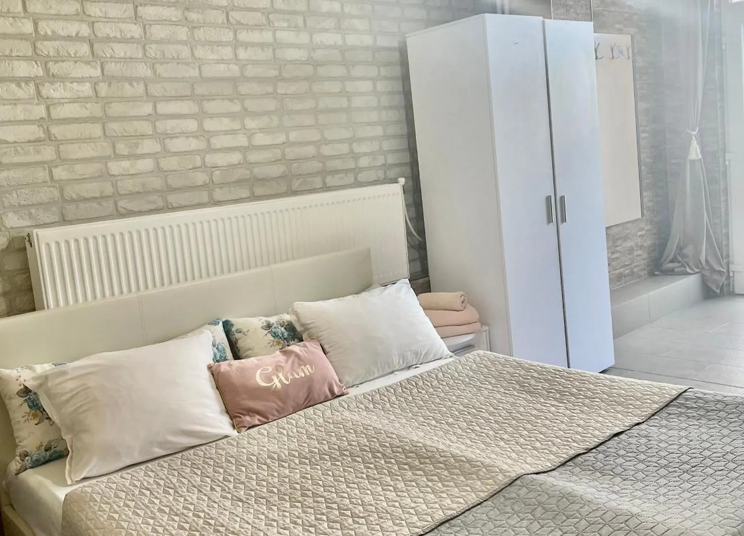 White Rose Guest Rooms Burgas 2*,  Bulgaria