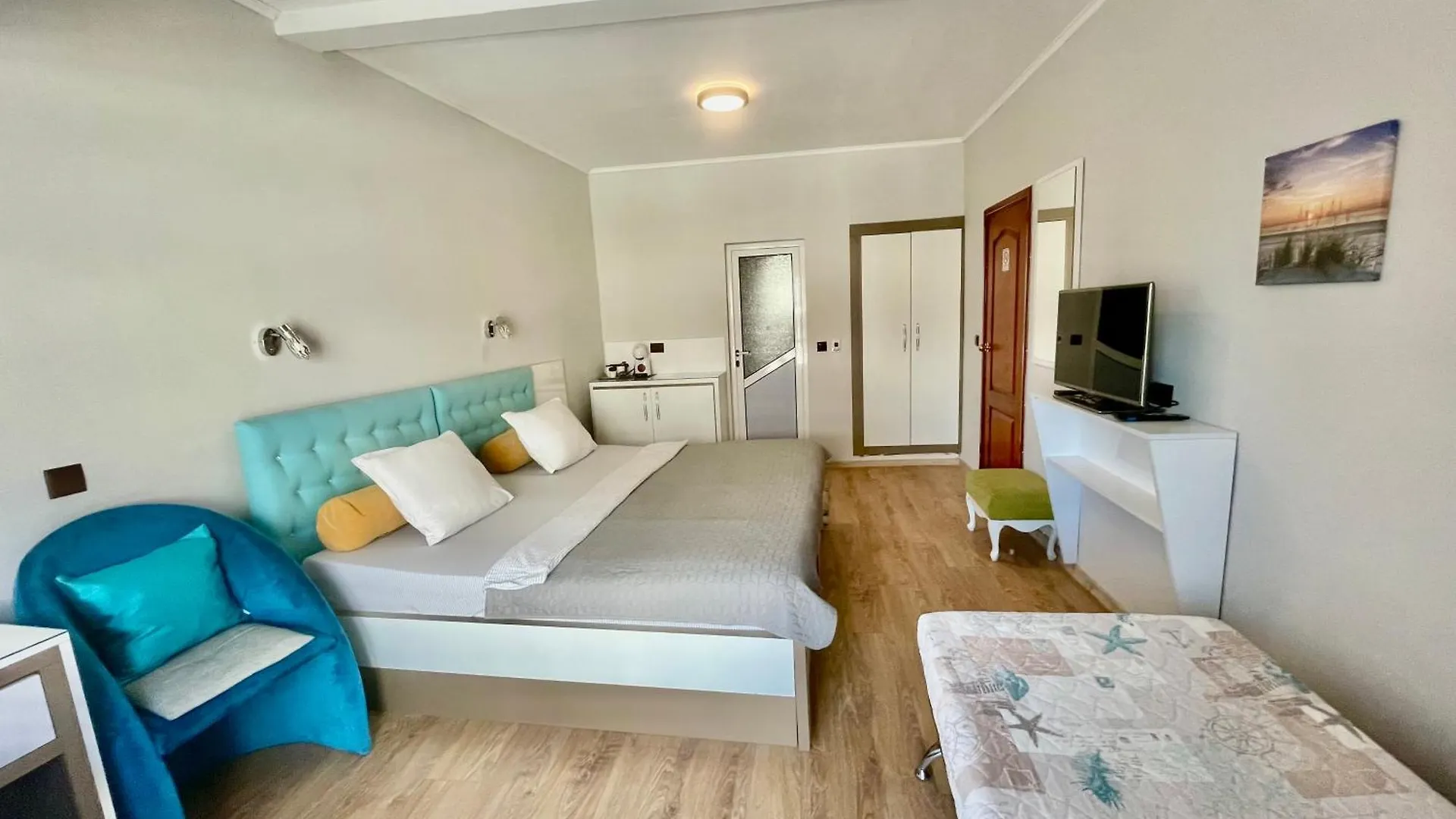 White Rose Guest Rooms Burgas 2*,