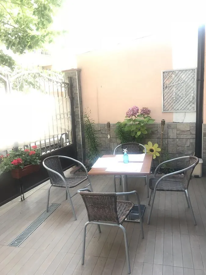 White Rose Guest Rooms Burgas Hotel